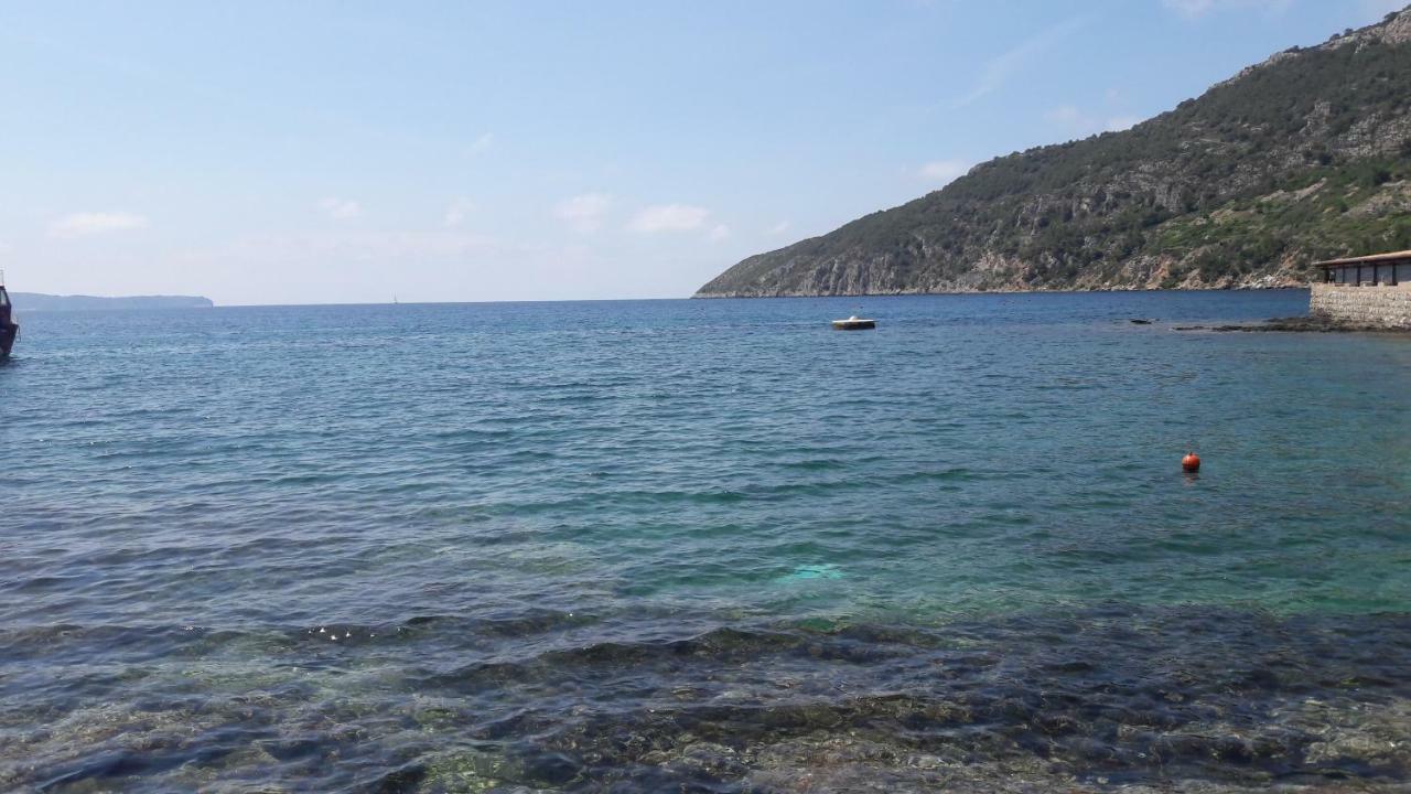 Anka'S Beach Комижа Екстер'єр фото